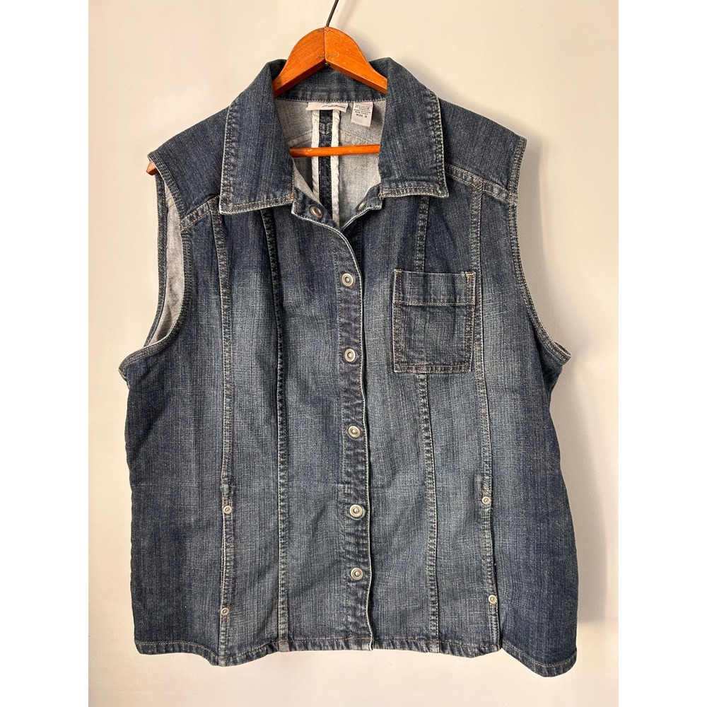 Chicos Platinum Denim Vest Dark Wash Button Front Pocket Blue Size 3 XL